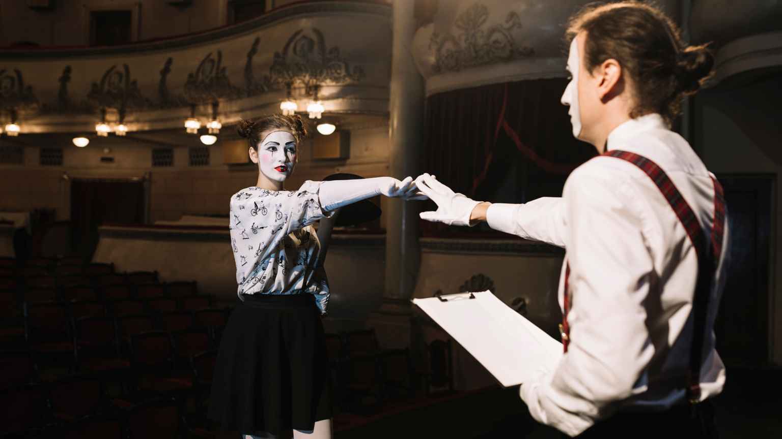 Cómo se adaptan obras literarias al teatro